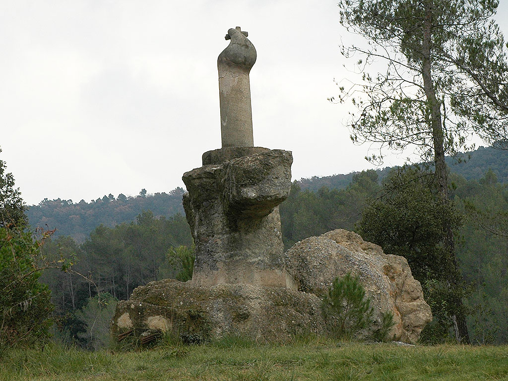 Penediment de la creu [3]