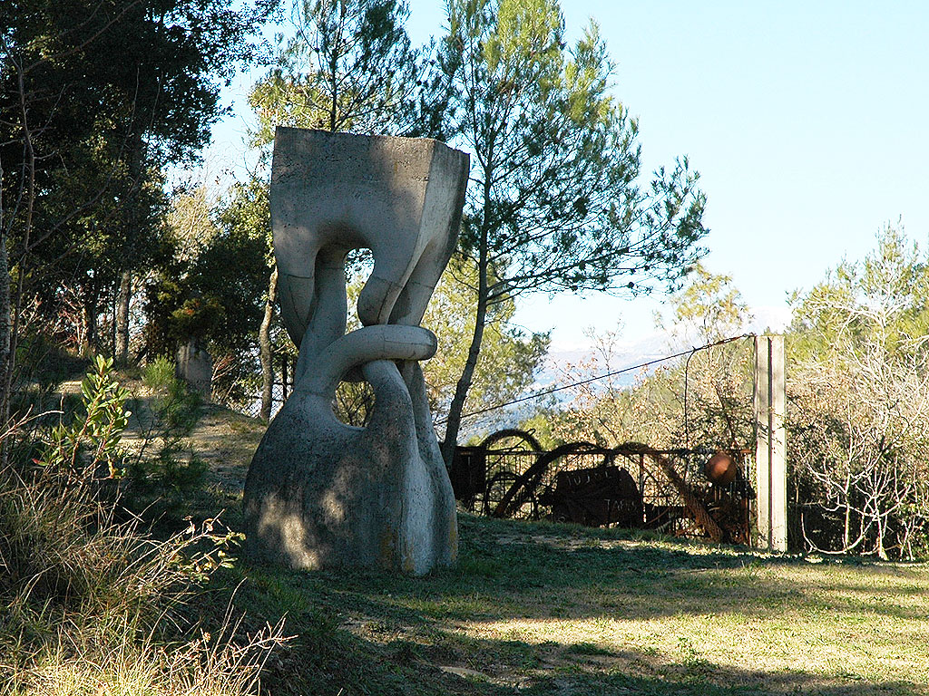 Conflicte dins el bloc [4]